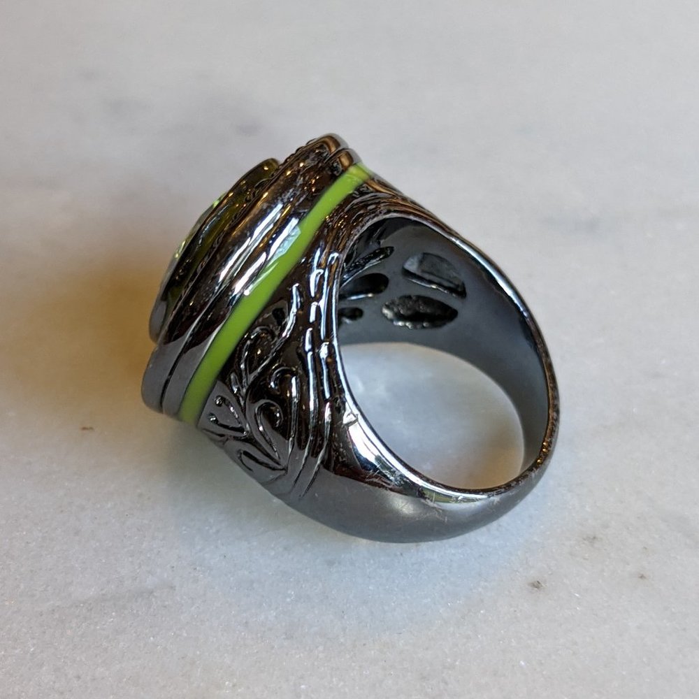Ring - Picture 4 of 7